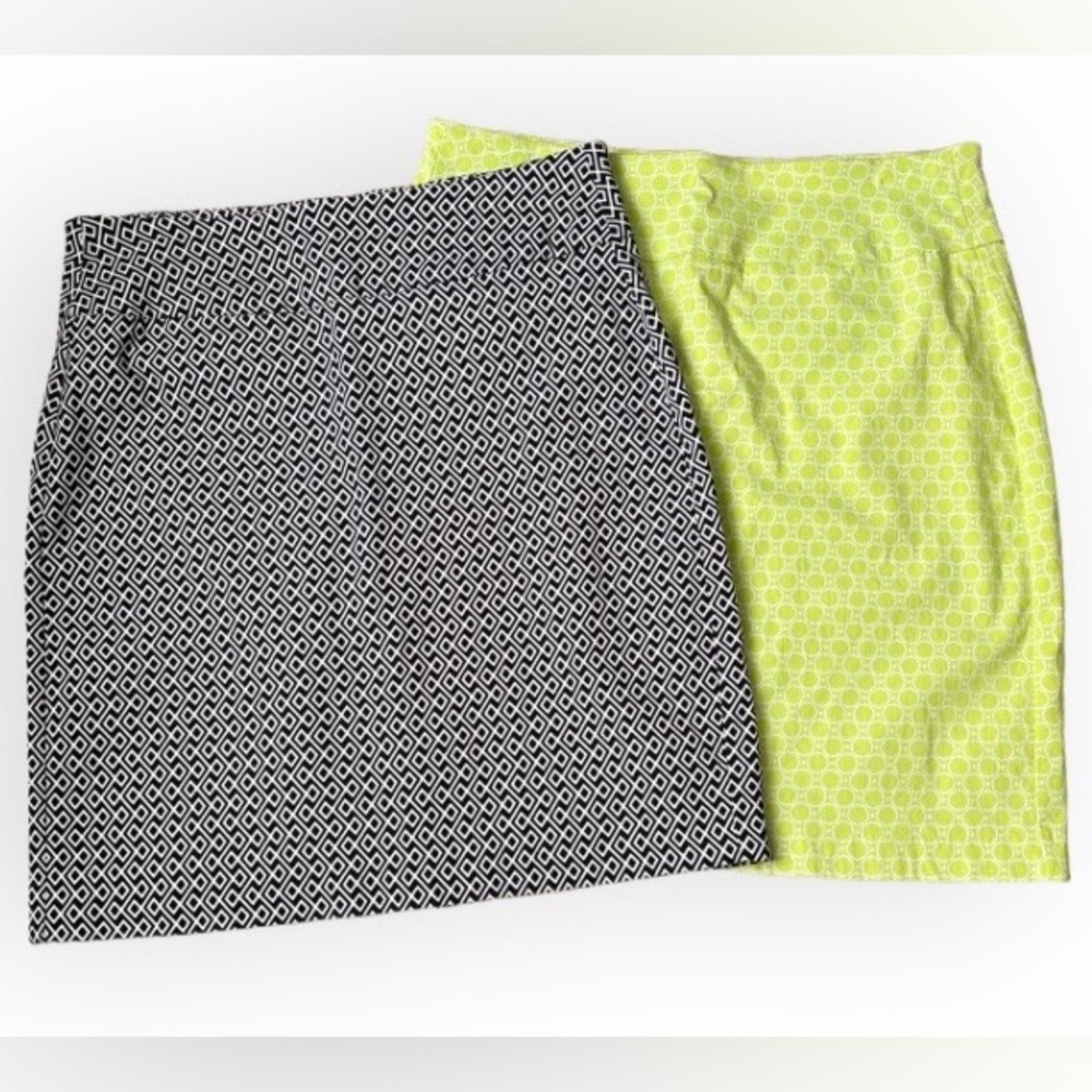 Lulu-B Set of 2 Above the Knee Pull On Stretch Skirts Size 8 Active Leisure